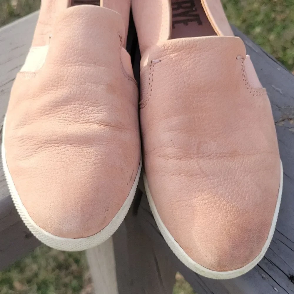 Frye Lisa low-top slip on sneakers size 6